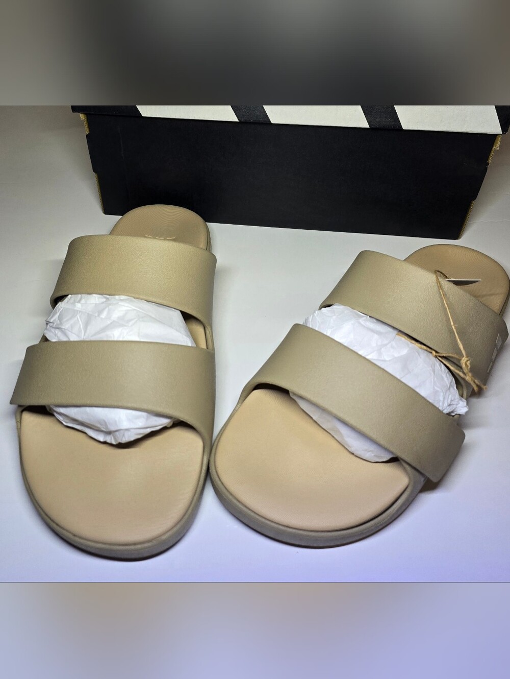 ADIDAS Men's Znsory Sandal Size 12 Beige Jl1857